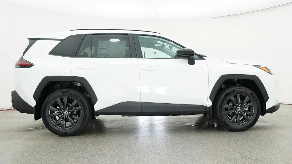New 2026 Ice Cap Toyota XLE Premium image 13