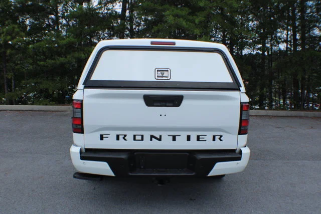 Used 2023 Glacier White Nissan SV image 18