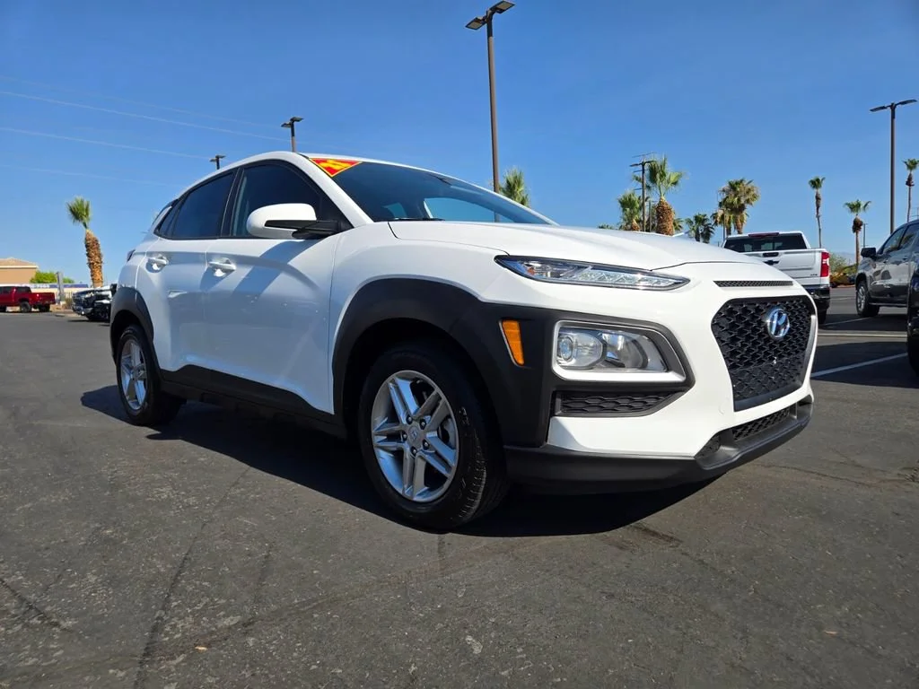 Used 2021 Lunar White Hyundai SE image 1