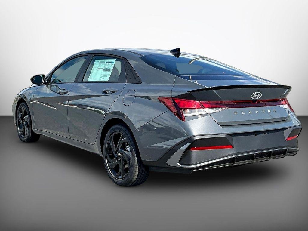 New 2026 Gray Hyundai SEL Sport Plus image 4