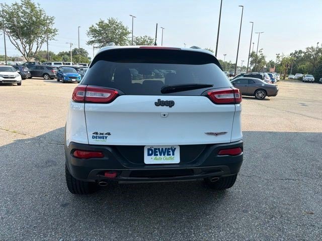 Used 2016 Bright White Clearcoat Jeep Trailhawk image 4