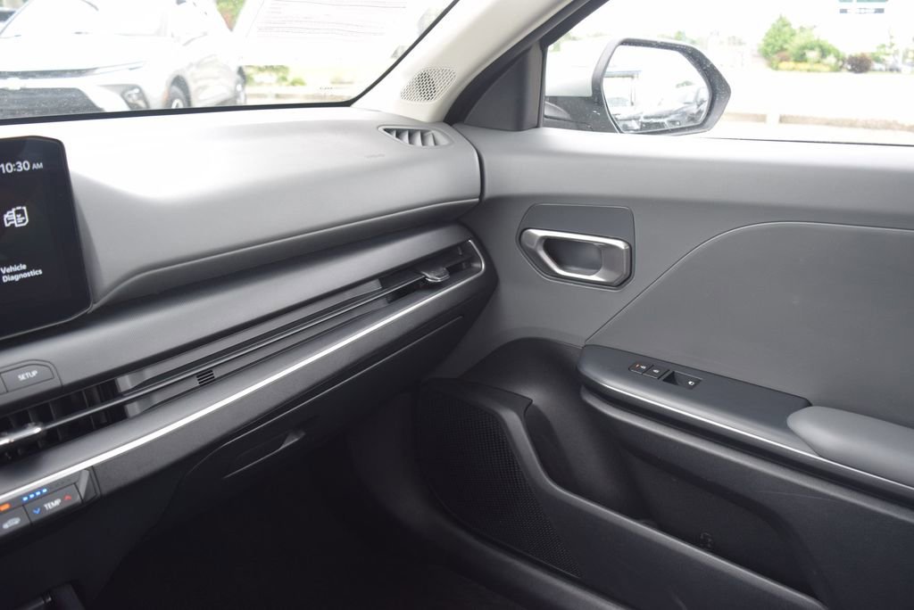 2025 Kia K4 LXS - Photo 27