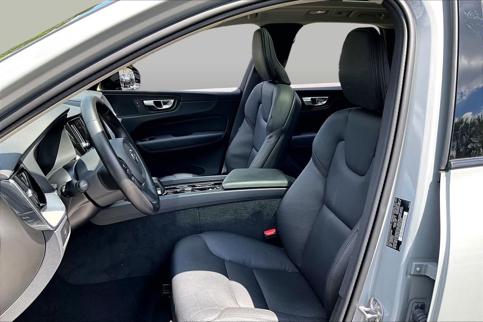 Used 2025 Vapour Grey Metallic Volvo Plus image 8