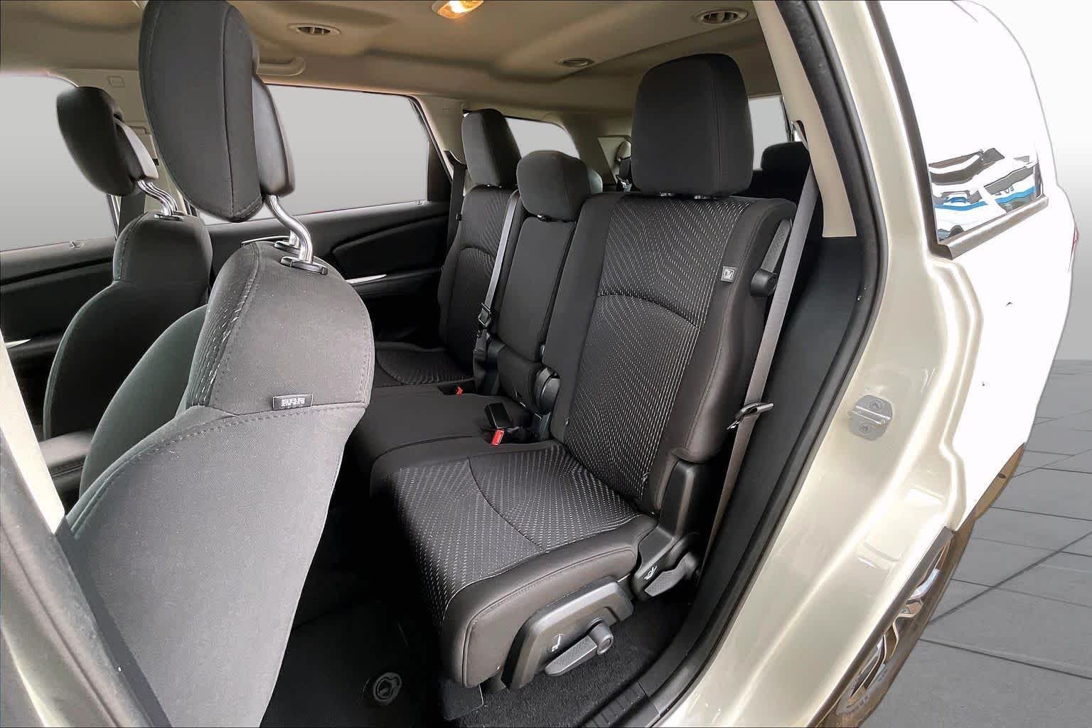 Used 2018 Vice White Dodge SE image 20
