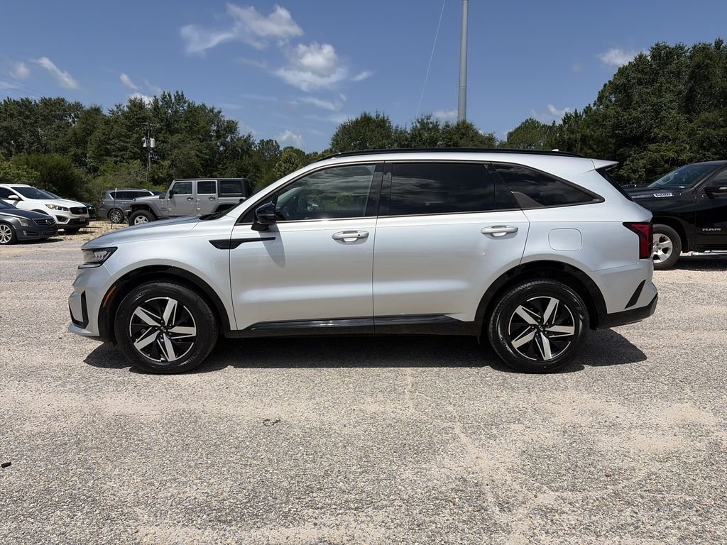 Used 2021 Silver Kia S image 3