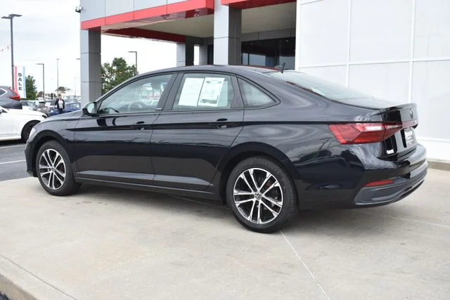 Used 2025 Black Volkswagen 1.5T Sport image 7