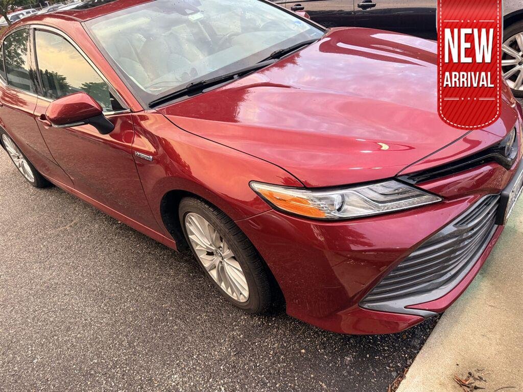 Used 2019 Ruby Flare Pearl Toyota Hybrid XLE image 1