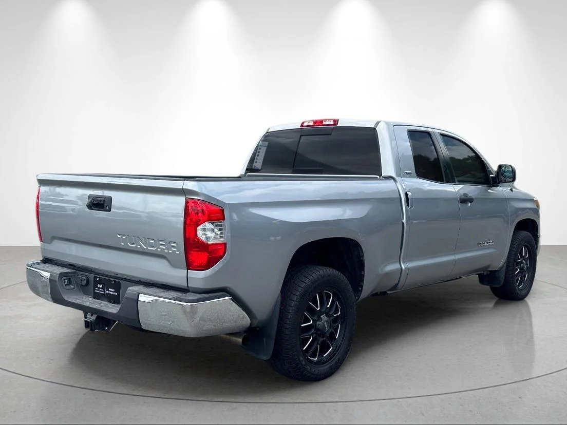 Used 2018 Silver Sky Metallic Toyota SR5 image 5