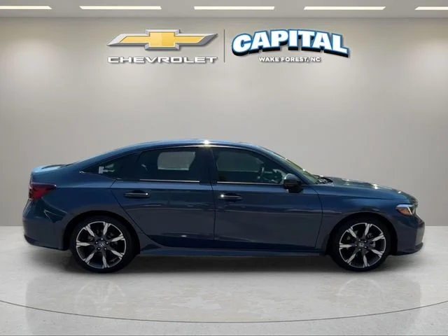 Used 2025  Honda Sport image 6