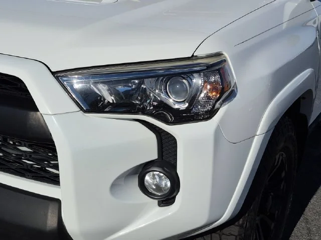 Used 2016 White Toyota Trail image 9