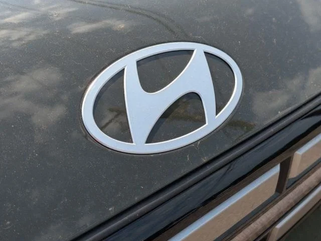 Used 2024 Green Hyundai SEL image 17