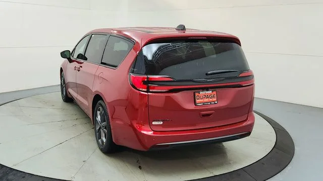New 2026 Red Hot Pearl-Coat Exterior Paint Chrysler Select image 8