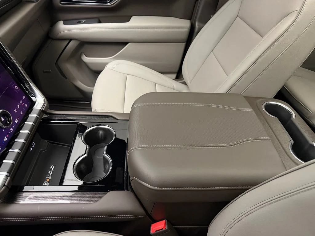 Used 2026 Summit White GMC Elevation image 31