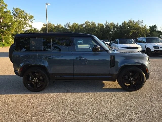 Used 2024 Blue Land Rover X-Dynamic SE image 6