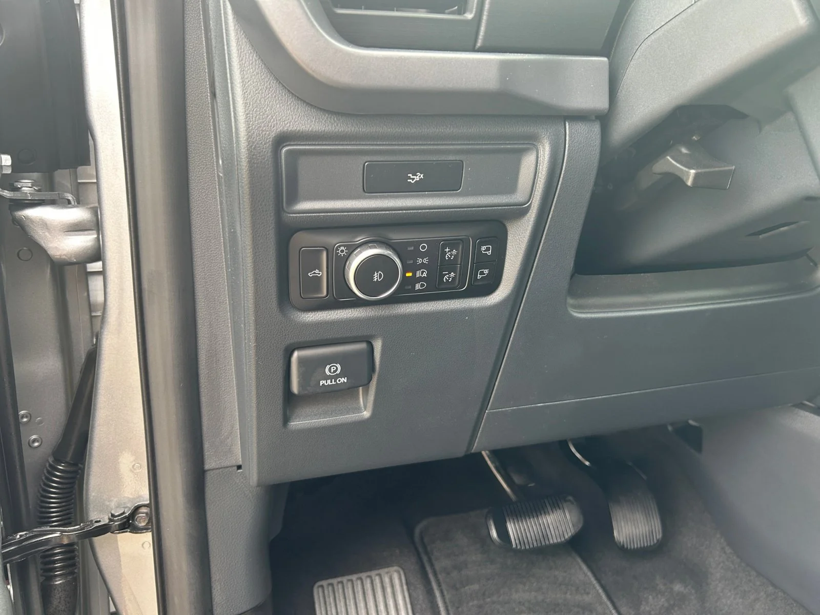 New 2026 Iconic Silver Metallic Ford XLT image 16