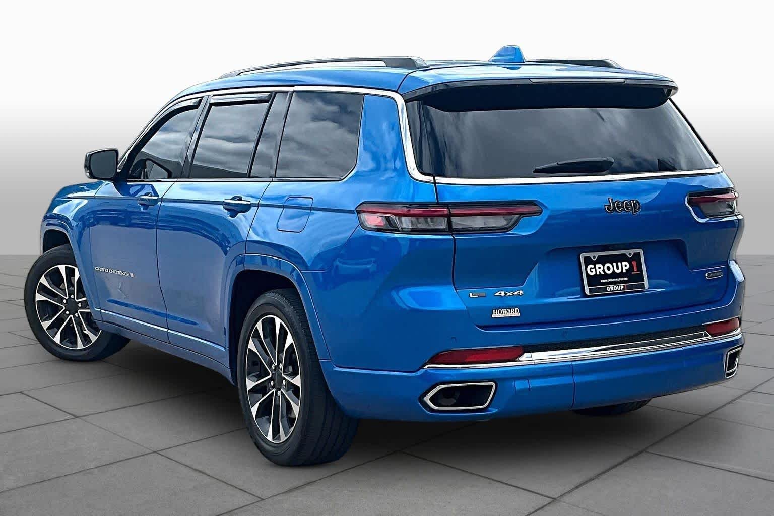 Used 2023 Hydro Blue Pearlcoat Jeep Overland image 11