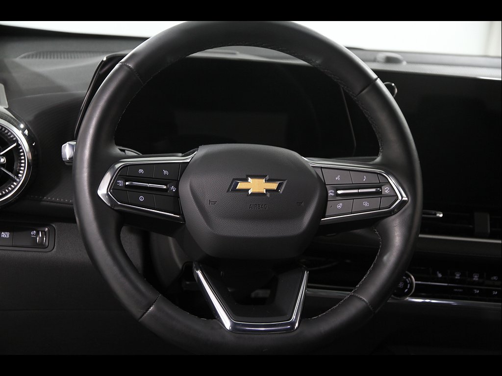 Used 2026 Lakeshore Blue Metallic Chevrolet LT image 7