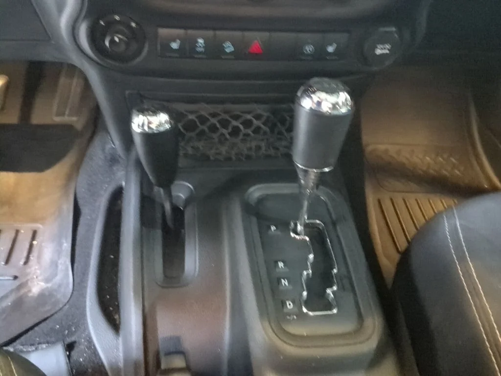 Used 2016 White Jeep Unlimited Sahara image 19