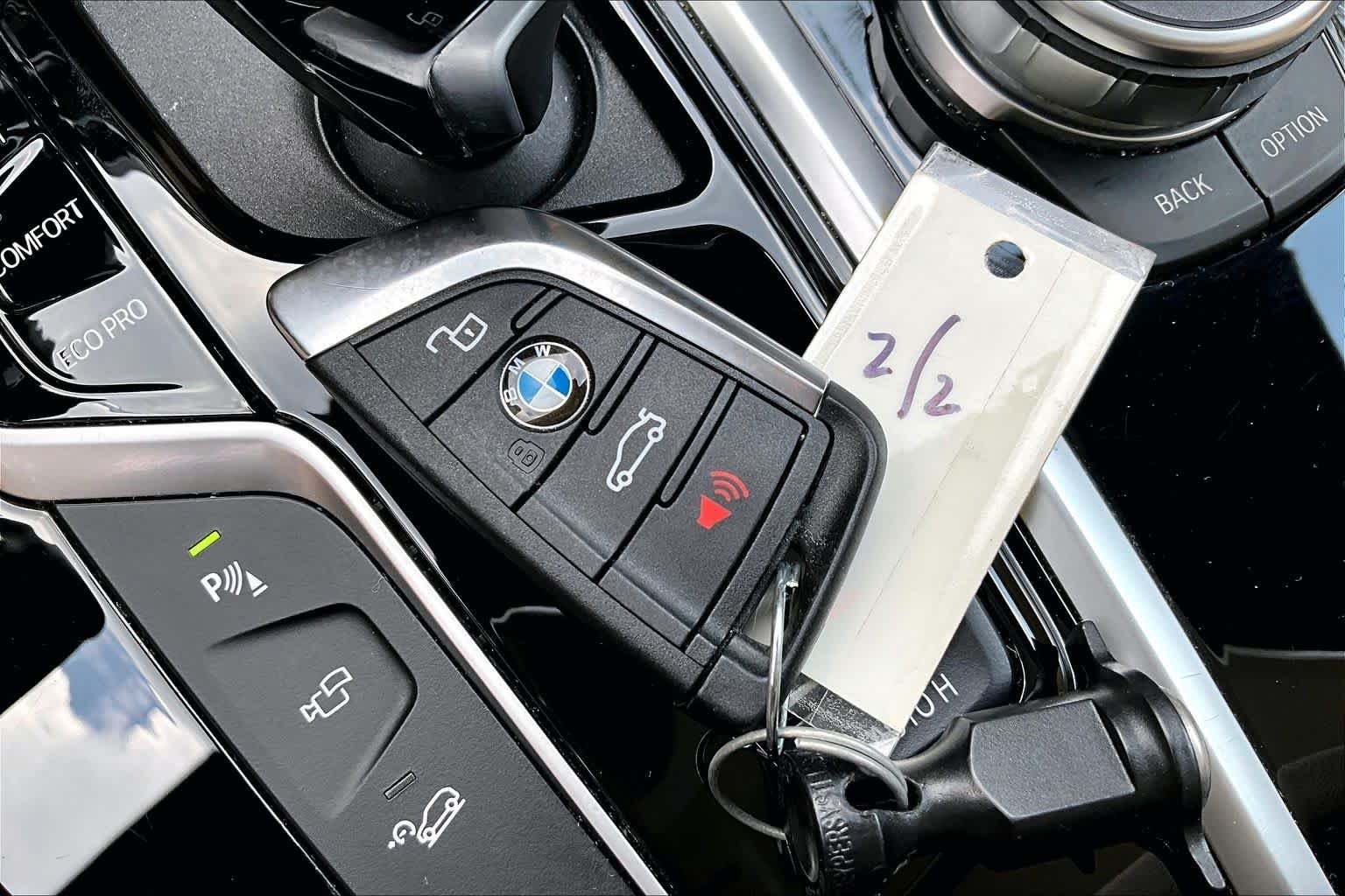Used 2021 Phytonic Blue Metallic BMW xDrive30i image 15