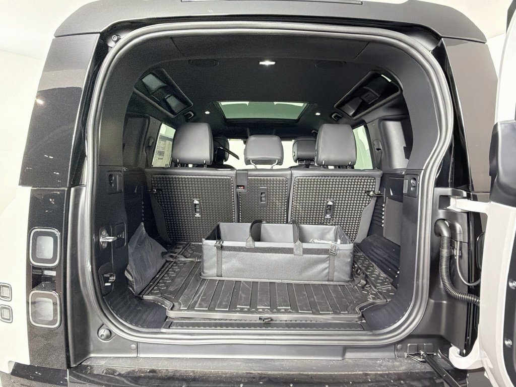 New 2026 Borasco Grey Land Rover X-Dynamic SE image 28