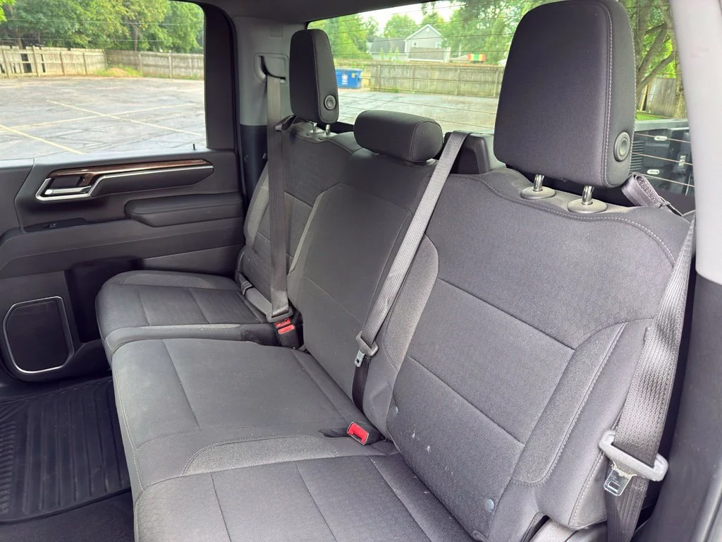 Used 2025 White Chevrolet LT image 22