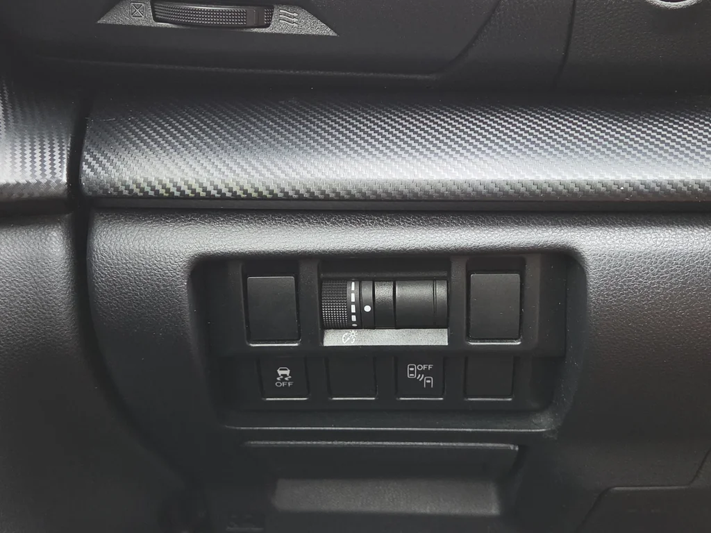 Used 2019 Silver Subaru 2.0i Premium image 21