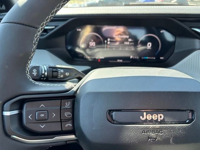 New 2026 Silver Zynith Clear-Coat Exterior Paint Jeep Laredo image 26