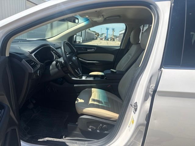Used 2019 White Ford SEL image 3