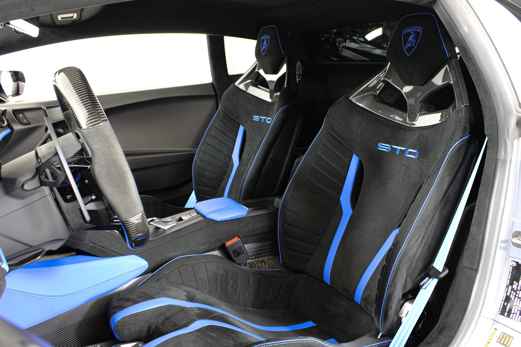 Used 2023 Gray Lamborghini  image 35