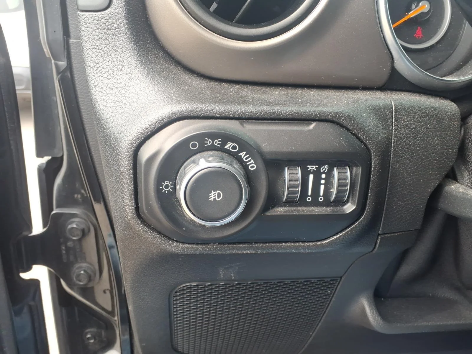 Used 2018 Black Jeep SPORT S 4X4 image 15