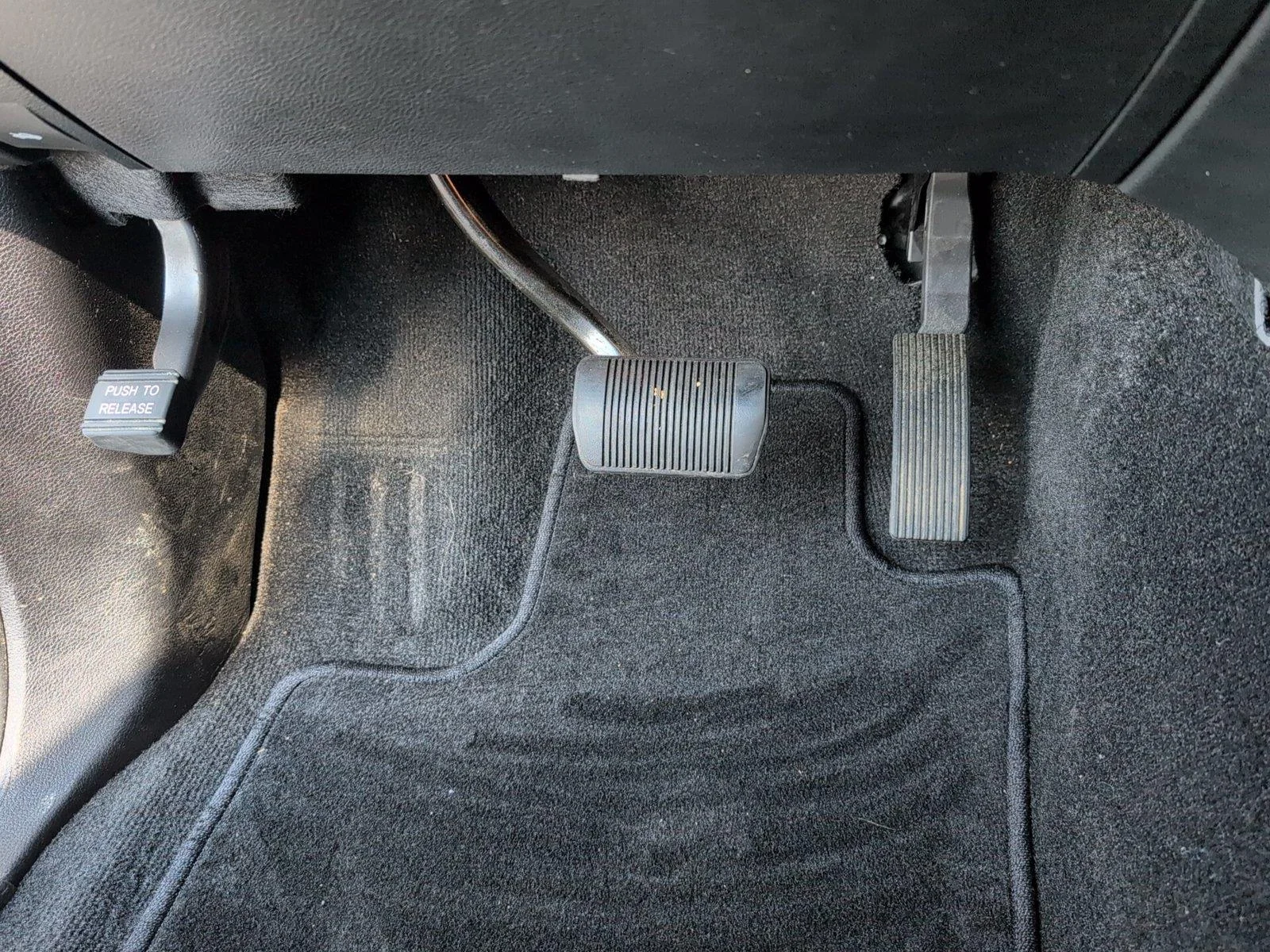 Used 2022 Bright White Clearcoat Jeep Laredo X image 29