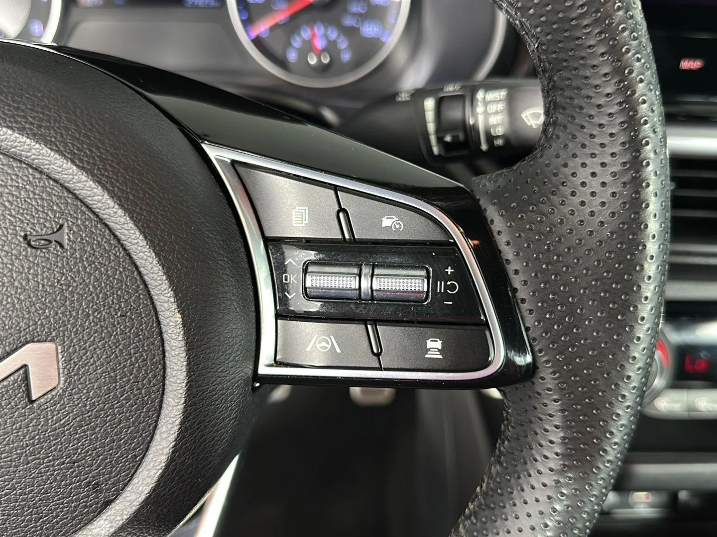 Used 2023 Gravity Gray Kia GT-Line image 26