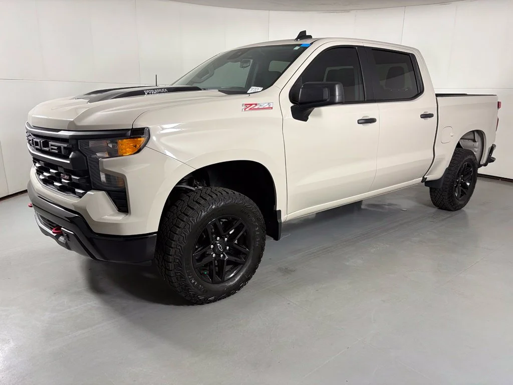 Used 2026 White Chevrolet Custom Trail Boss image 5