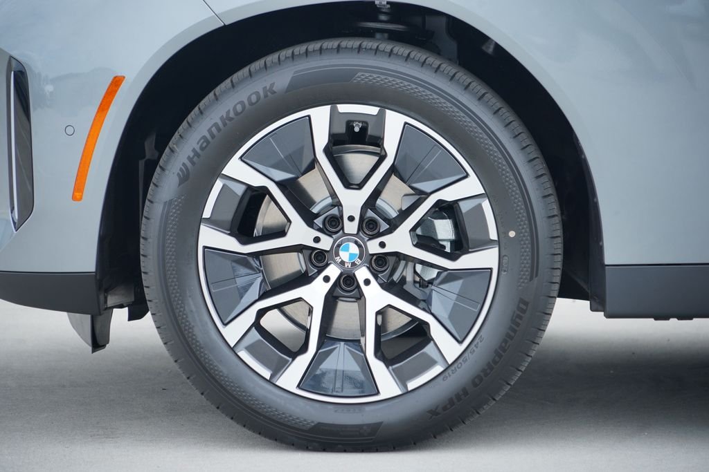 New 2026 Skyscraper Grey Metallic BMW 30 xDrive image 5