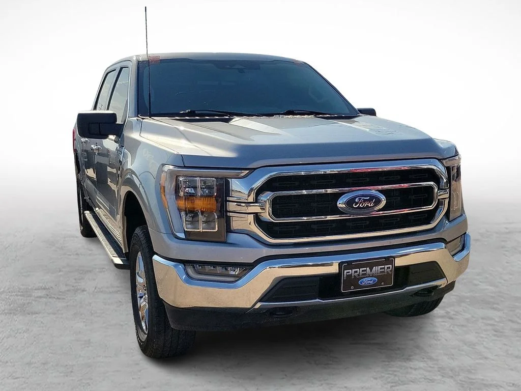 Used 2023 Silver Ford XLT image 2