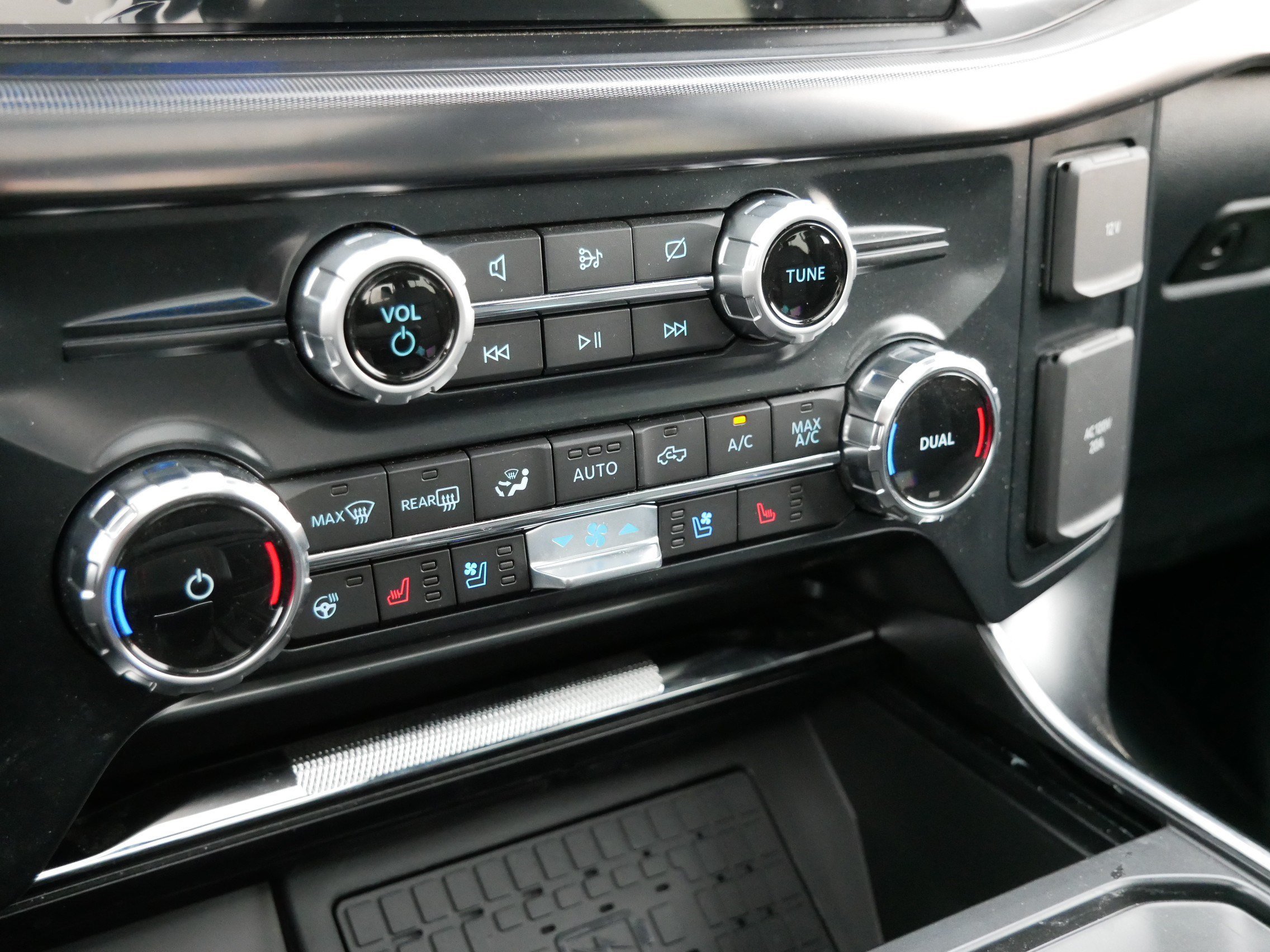 2026 Ford F-150 Raptor - Photo 23