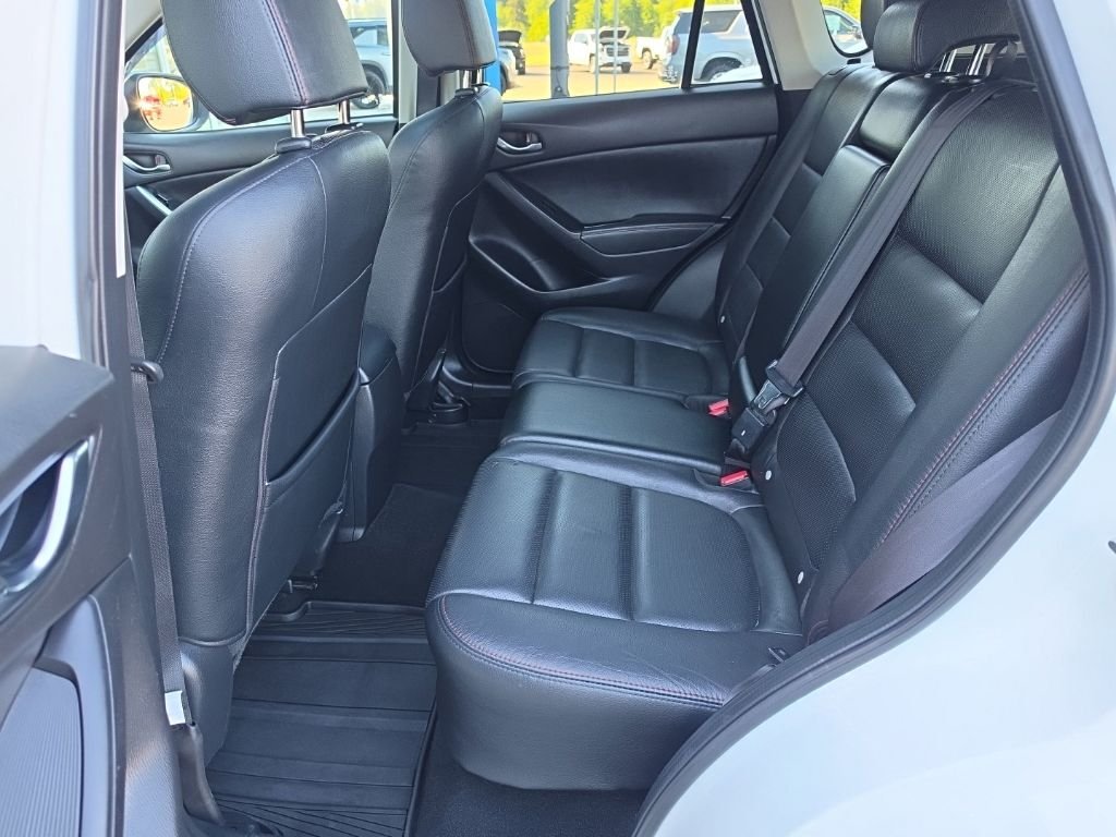 Used 2015 White Mazda Grand Touring image 28