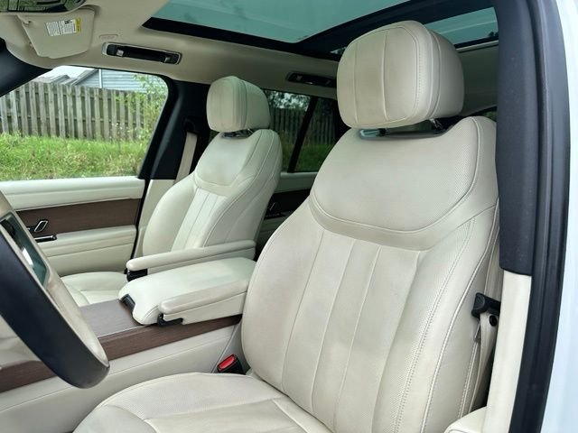 Used 2023 Fuji White Land Rover SE image 14