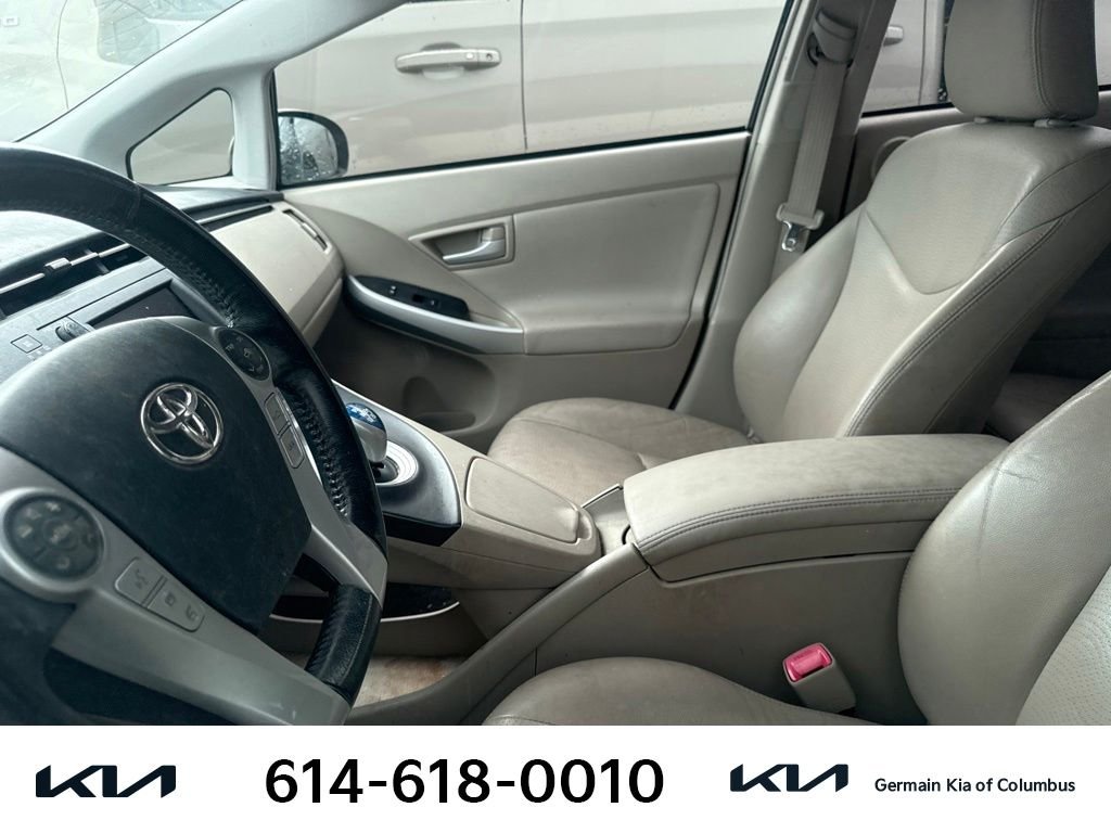 Used 2010  Toyota V image 7