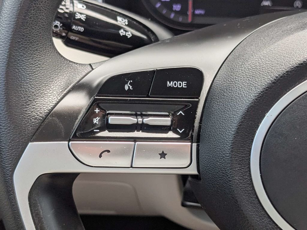 Certified Used 2023 Silver Hyundai SE image 27
