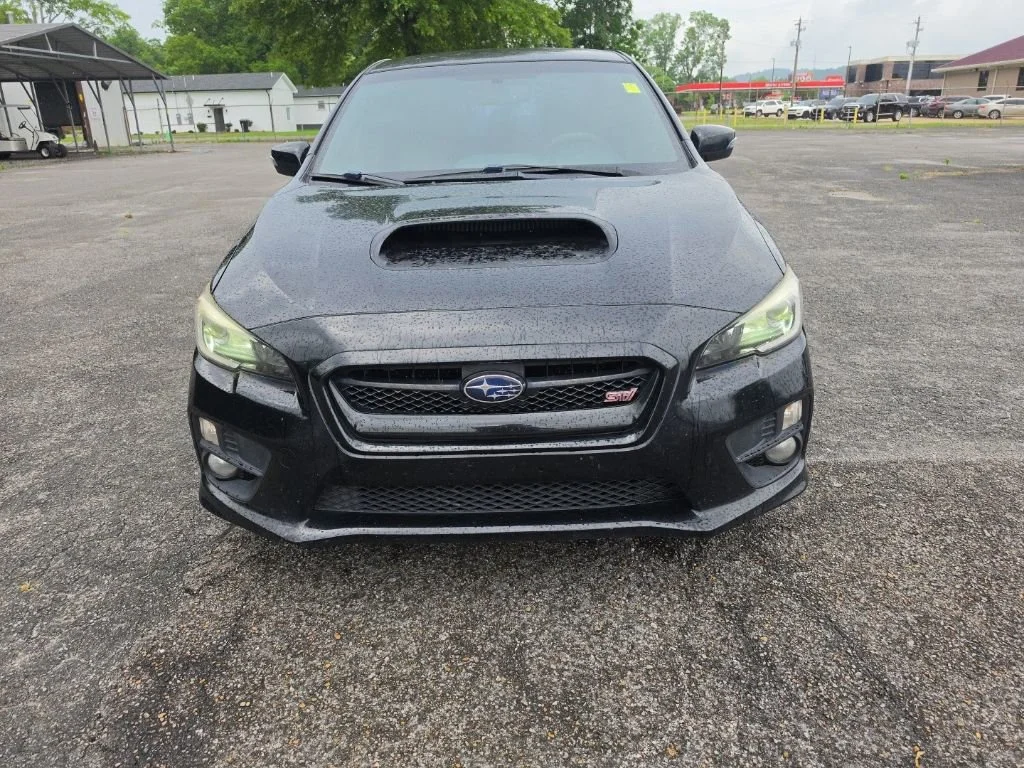 Used 2016  Subaru Base image 2