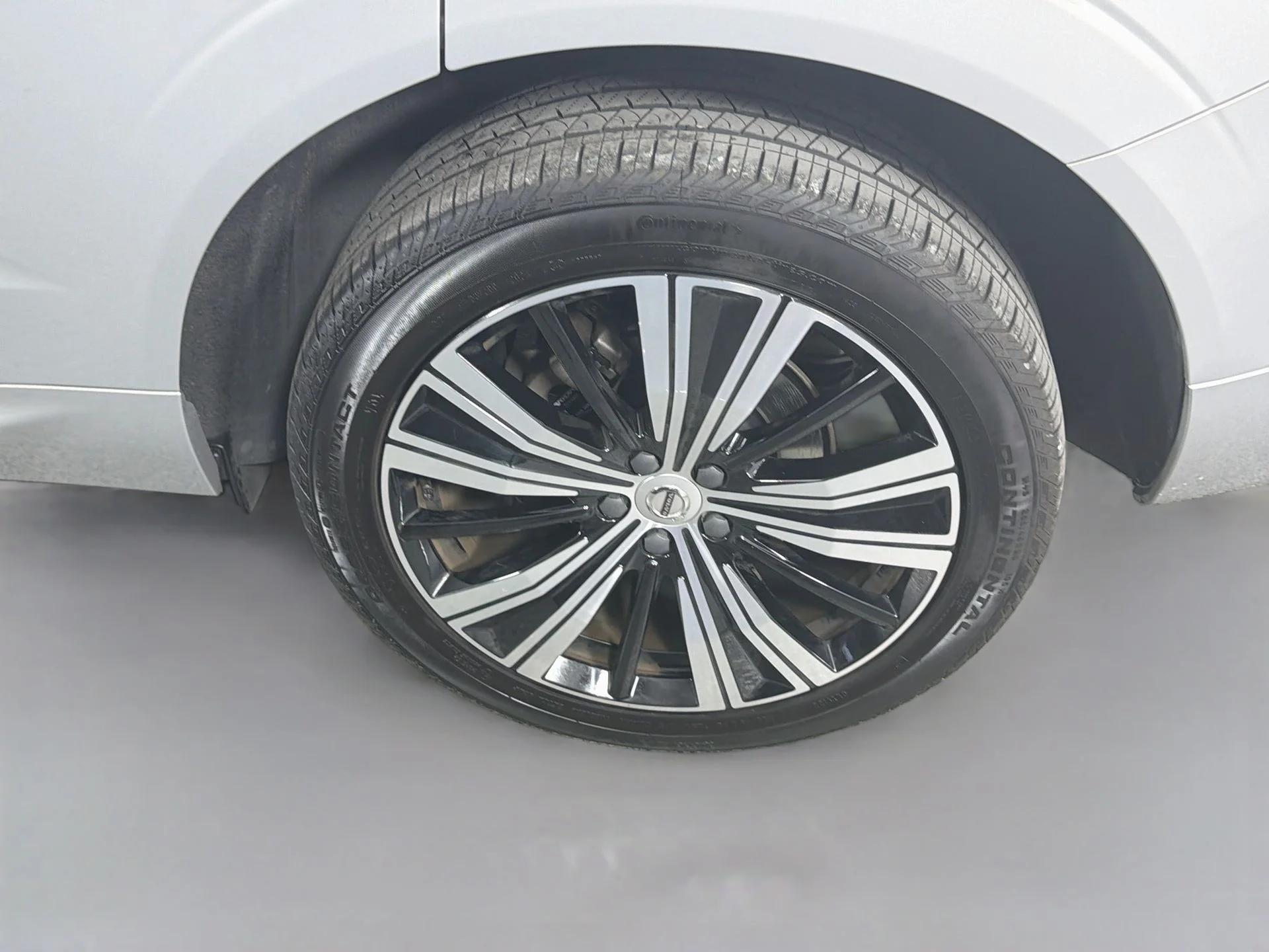Certified Used 2023 Silver Dawn Volvo Plus image 32