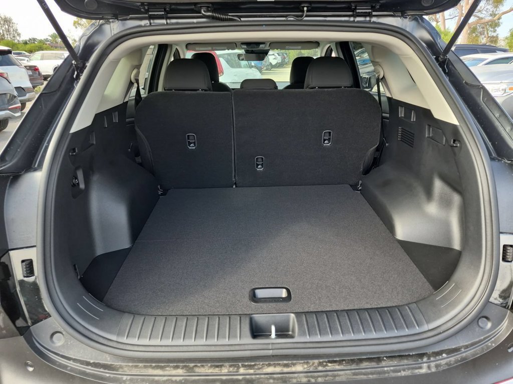 New 2027 Fusion Black Kia LX image 26