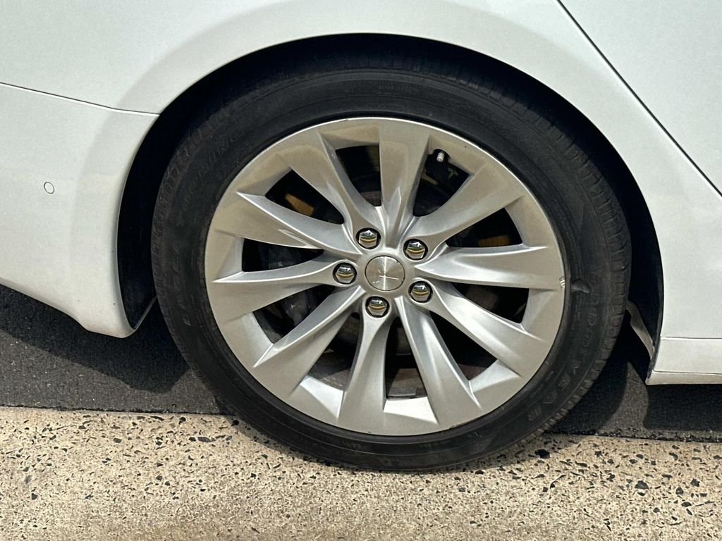 Used 2016 Pearl White Multi-Coat Tesla 60D image 9