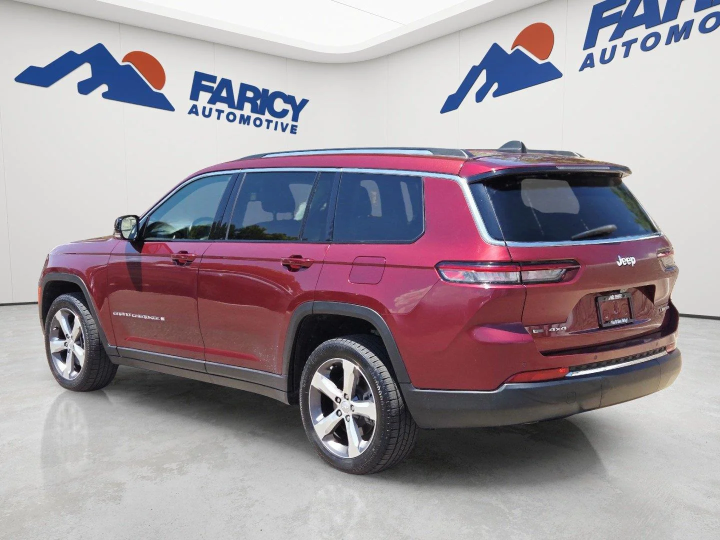 Used 2021 Velvet Red Pearlcoat Jeep Limited image 4