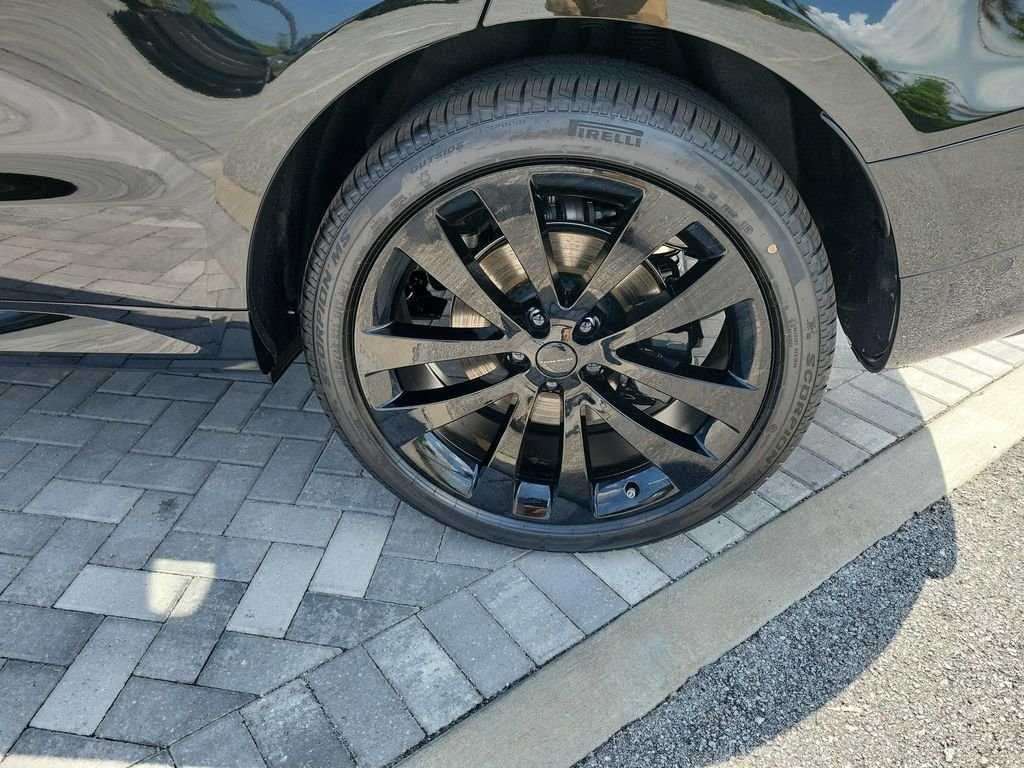 New 2026 Santorini Black Land Rover Dynamic SE image 14