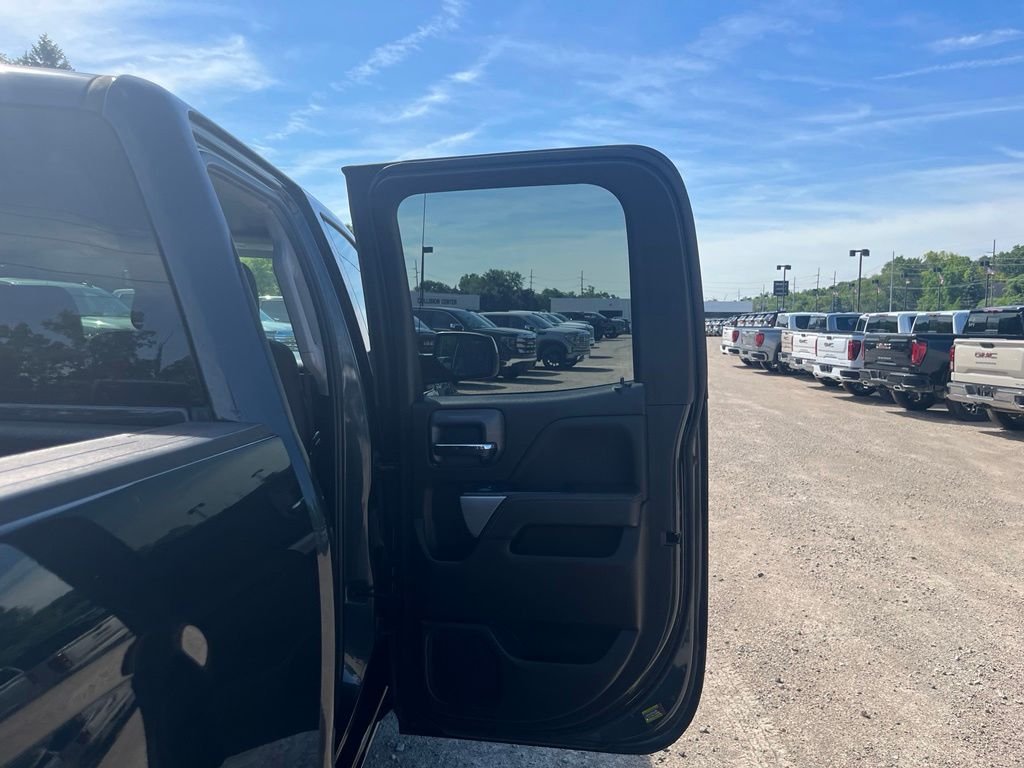 Used 2017 Graphite Metallic Chevrolet LT LT2 image 30
