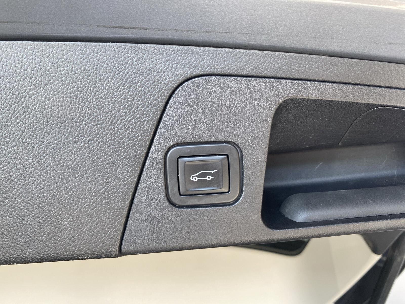 Used 2019 Satin Steel Metallic Buick Essence image 16