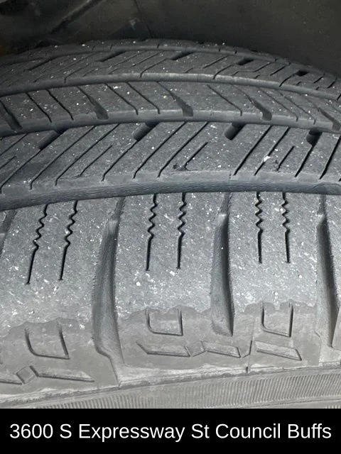 Used 2018 Black GMC SLE image 21