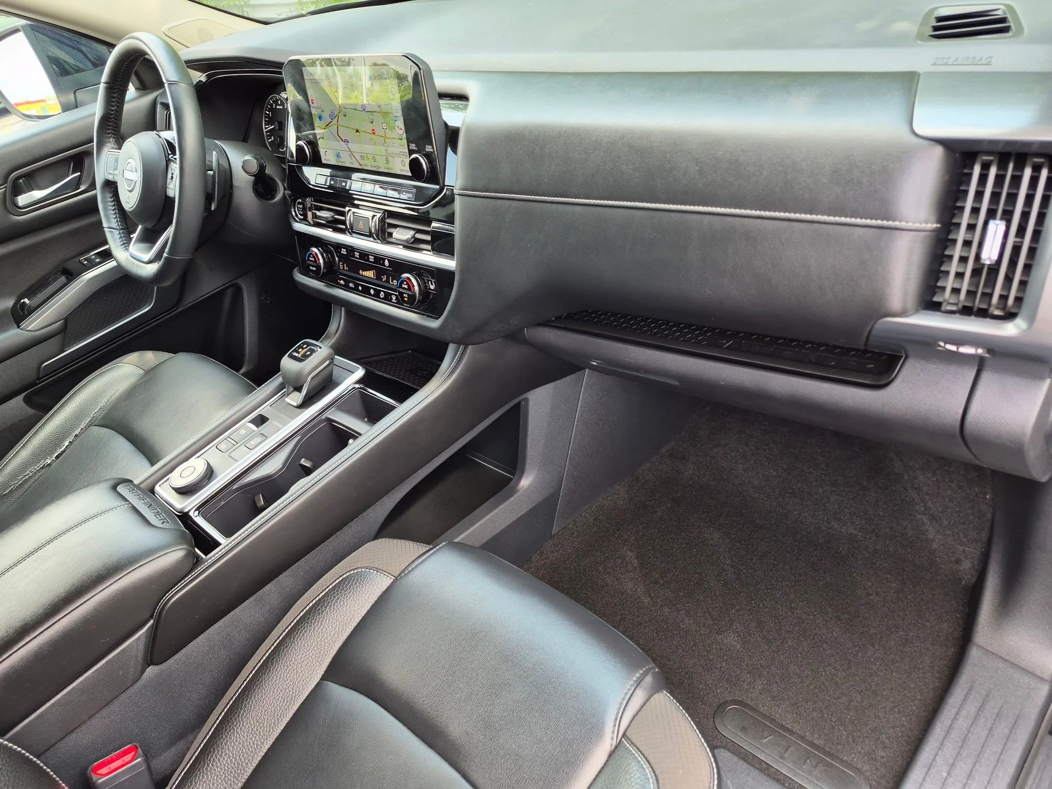 Used 2024 Super Black Nissan SL image 34
